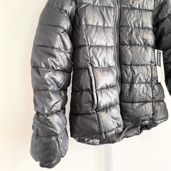 New Girl’s Old Navy Hooded Frost Free Puffer Jacket Size M/8 - Picture 4 of 12